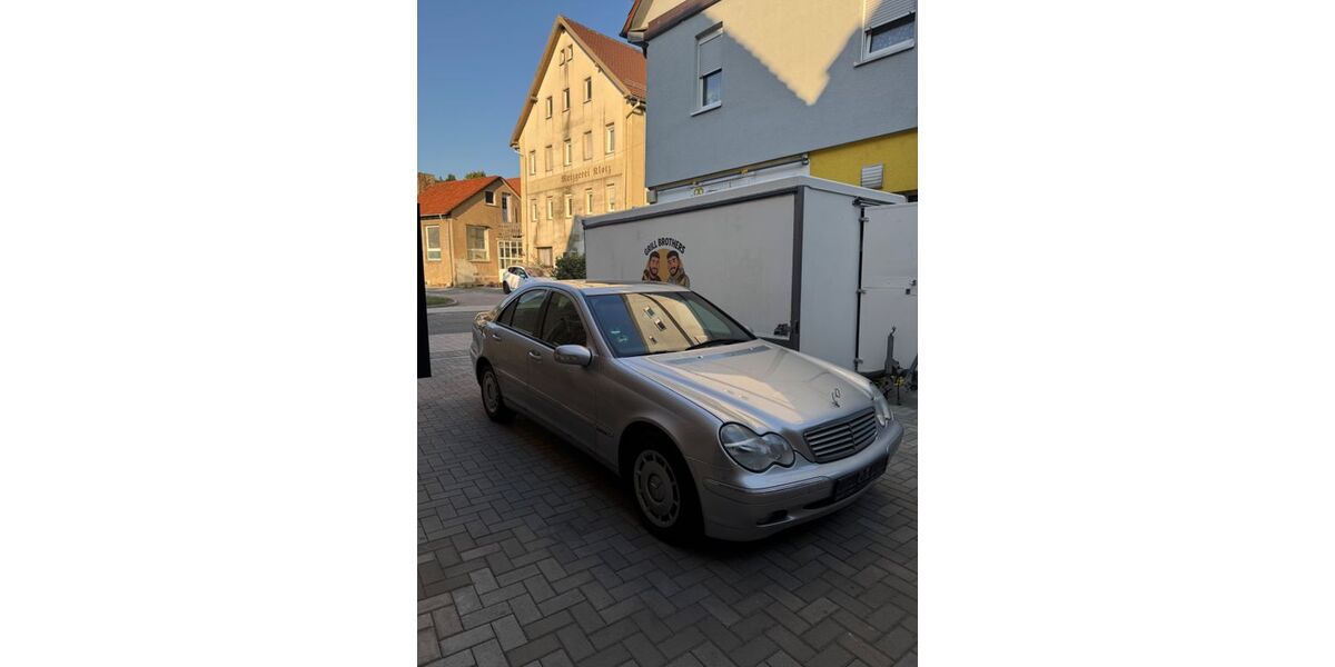 Mercedes-Benz C 220 190.000 km 1.850 &euro; Oberderdingen 75038