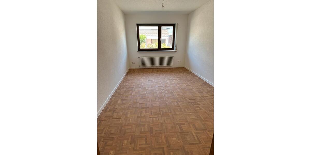 Bezug nach Kernsanierung mit Einbauküche, Terrasse und Garten 4 zimmer