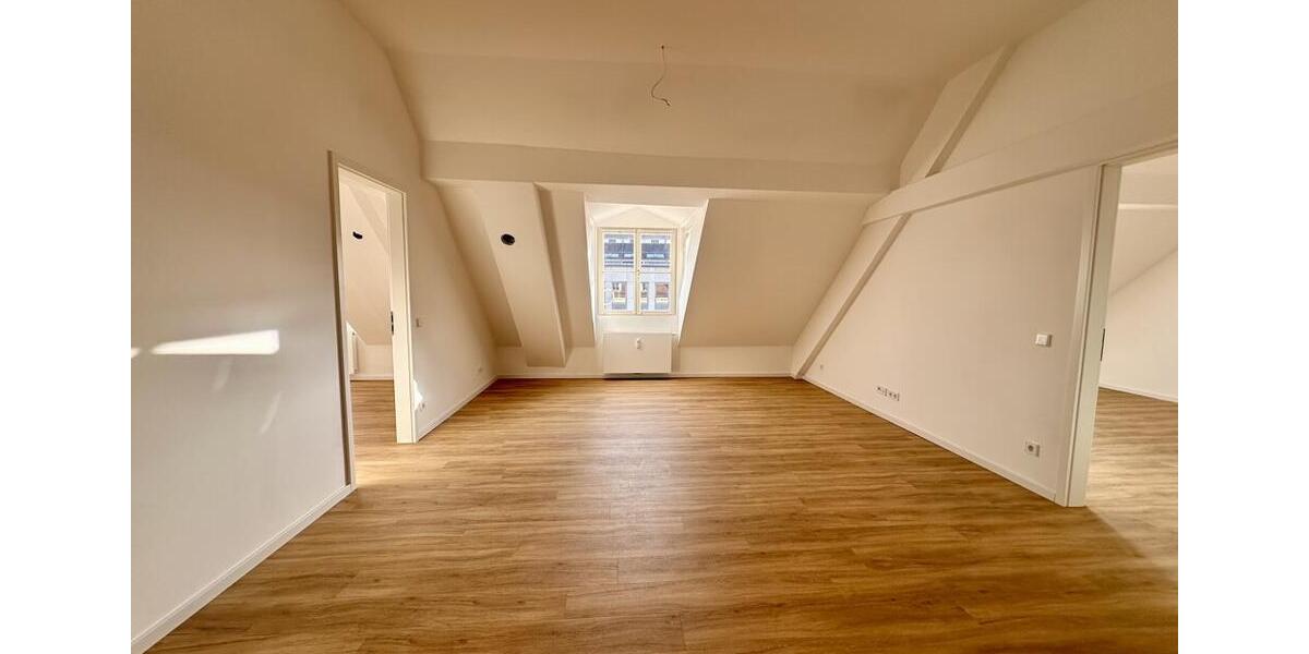 ERSTBEZUG: Charmantes 3-ZKBB Dachgeschossjuwel im Herzen von Landau 3 zimmer