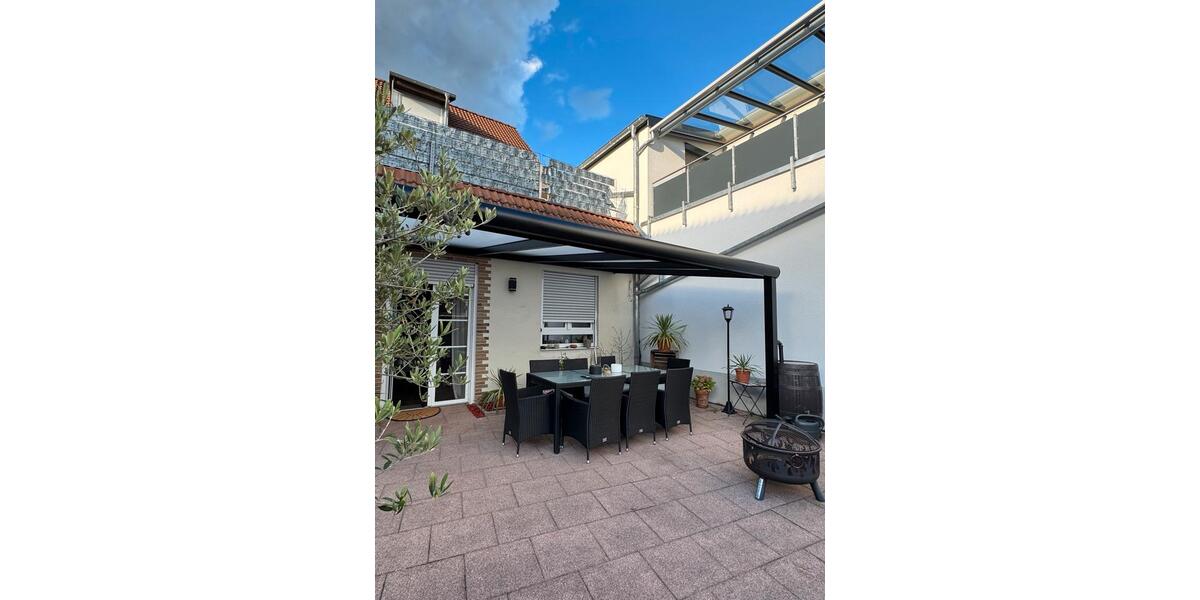 Kernsanierte EG-Wohnung (208 m²) mit großer Terrasse 6 zimmer