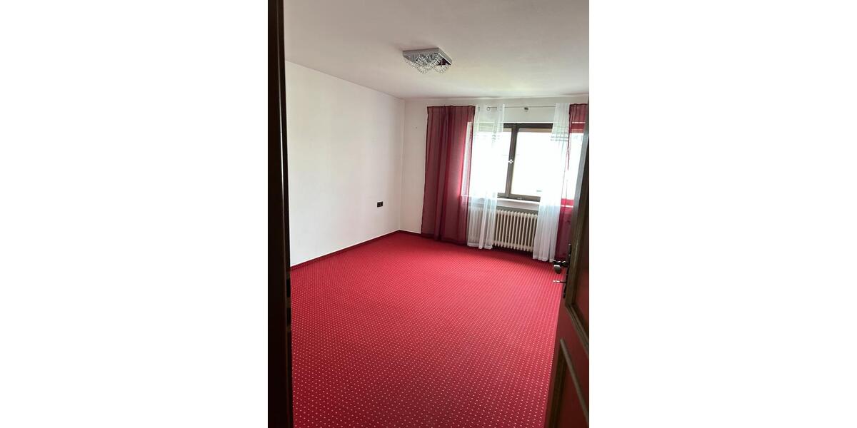 Etagenwohnung Steinmauern - 5 Zimmer, 150 m&sup2;, 1.200&euro; | Angebot:24976105