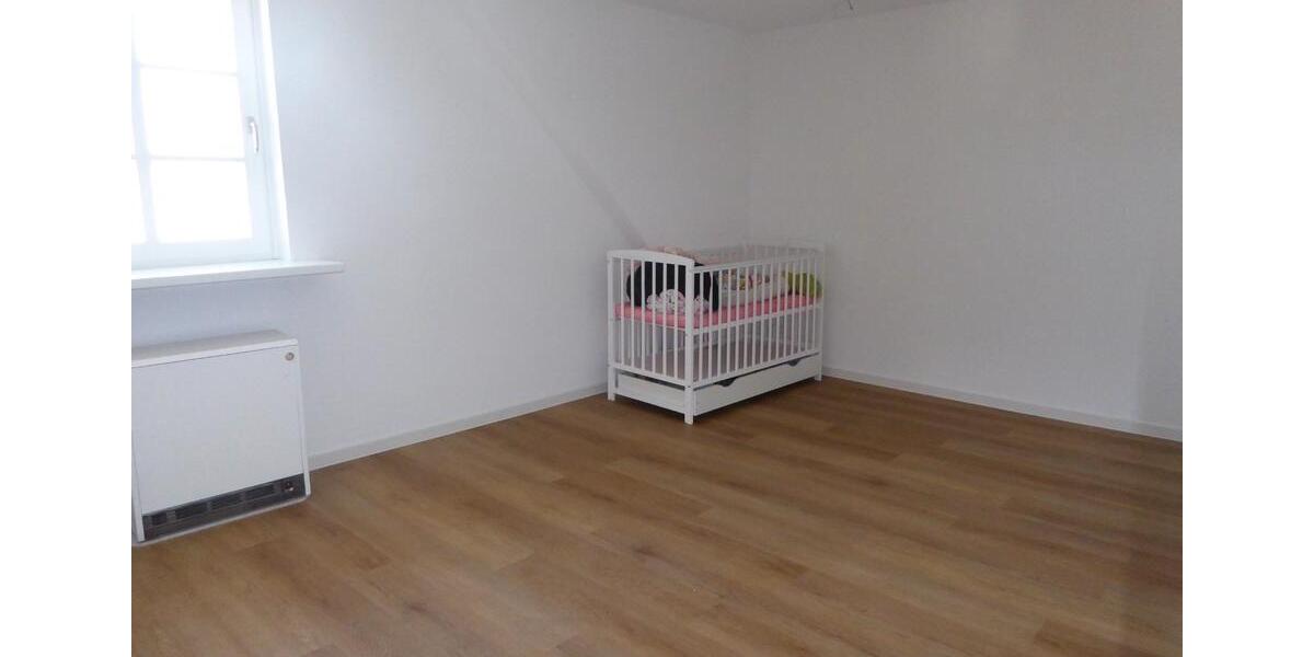 Etagenwohnung Gernsbach - 5 Zimmer, 145 m&sup2;, 1.250&euro; | Angebot:26137203