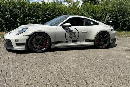 Porsche 992 15.500 km 210.000 € Karlsdorf-Neuthard 76689