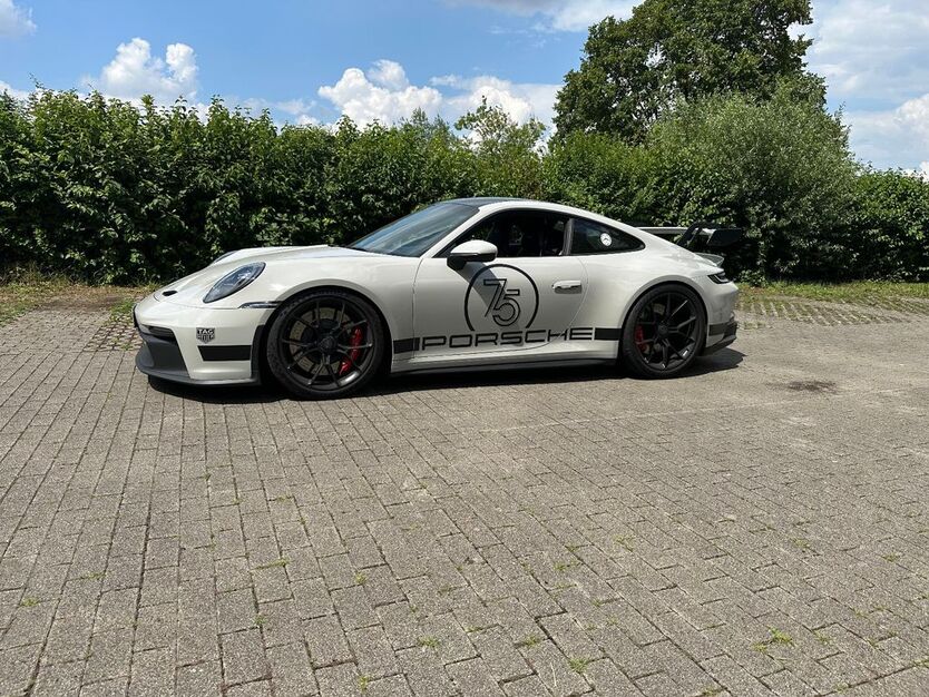 Porsche 992 15.500 km 210.000 € Karlsdorf-Neuthard 76689