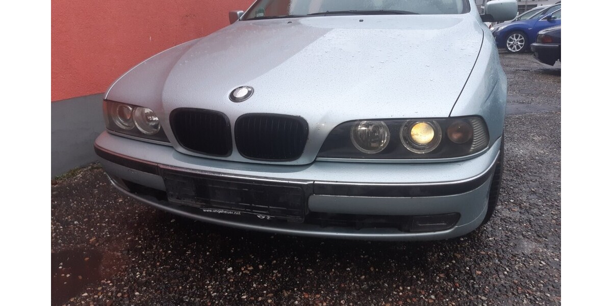 BMW 523i 307.000 km 1.990 € Forst 76694