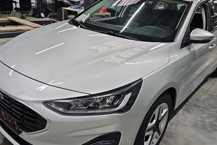 Ford Focus 97.363 km 14.450 € Bretten 75015