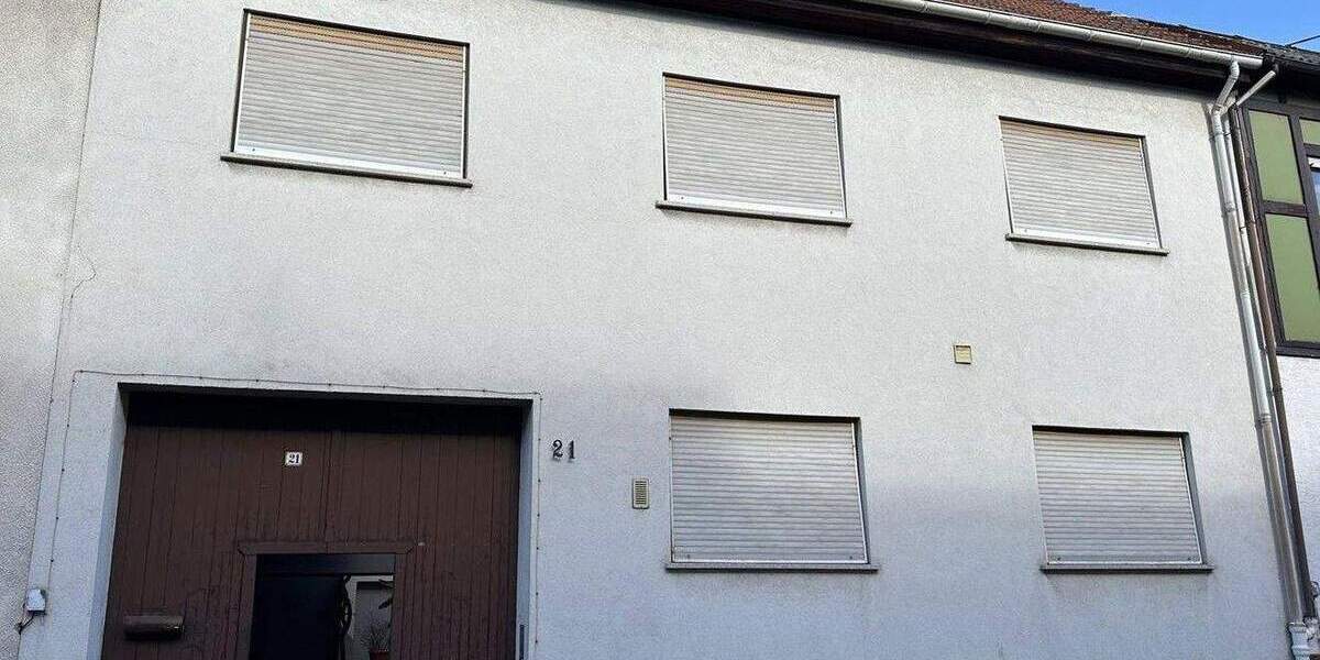 Traumhaft großes Zwei-Familienhaus mit Wintergarten, Hof, Scheune & Garten - PROVISIONSFREI 9 zimmer