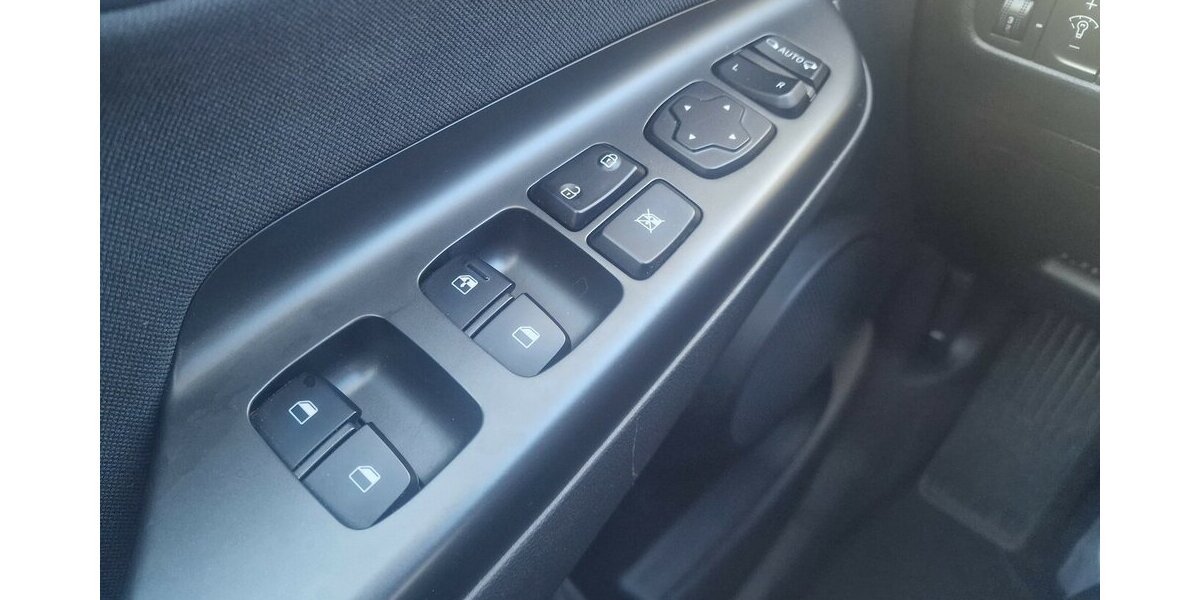 Hyundai Kona 1.6GDI Prime NAVI Klimaautomatik 77.000 km 20.998 &euro; Landau 76829