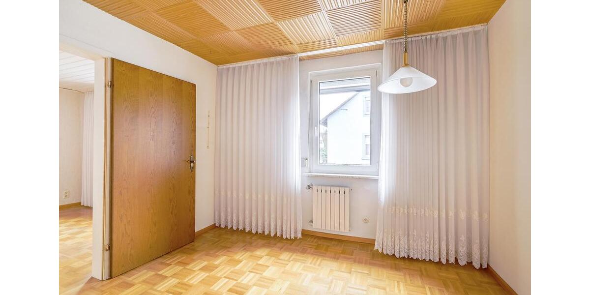 Einfamilienhaus Karlsruhe Rüppurr - 8 Zimmer, 184 m&sup2;, 650.000&euro; | Angebot:27132353