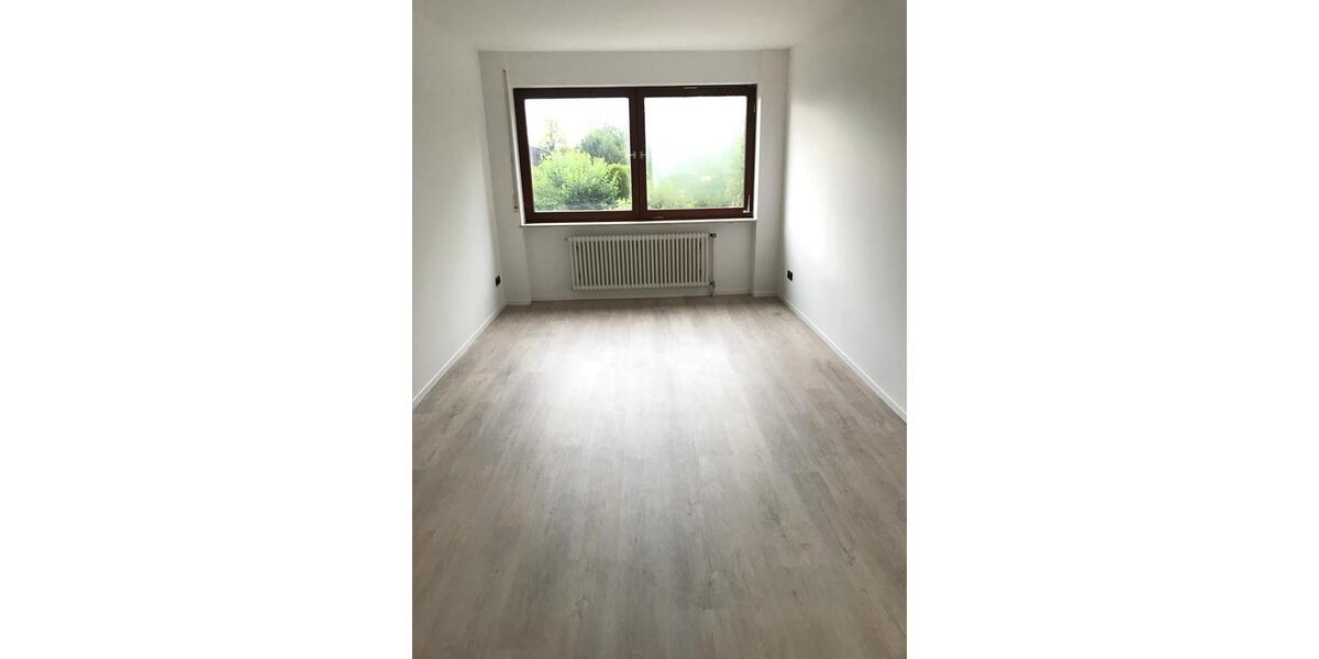 Etagenwohnung Pforzheim Dillweißenstein - 3 Zimmer, 90 m&sup2;, 1.250&euro; | Angebot:24631778