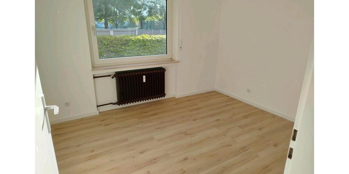 Erdgeschoßwohnung Rastatt - 4.5 Zimmer, 92 m&sup2;, 1.490&euro; | Angebot:26423397