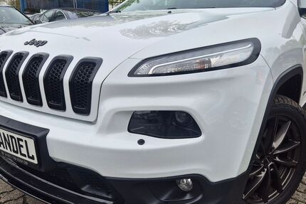 Jeep Cherokee 166.000 km 12.990 &euro; Forst 76694