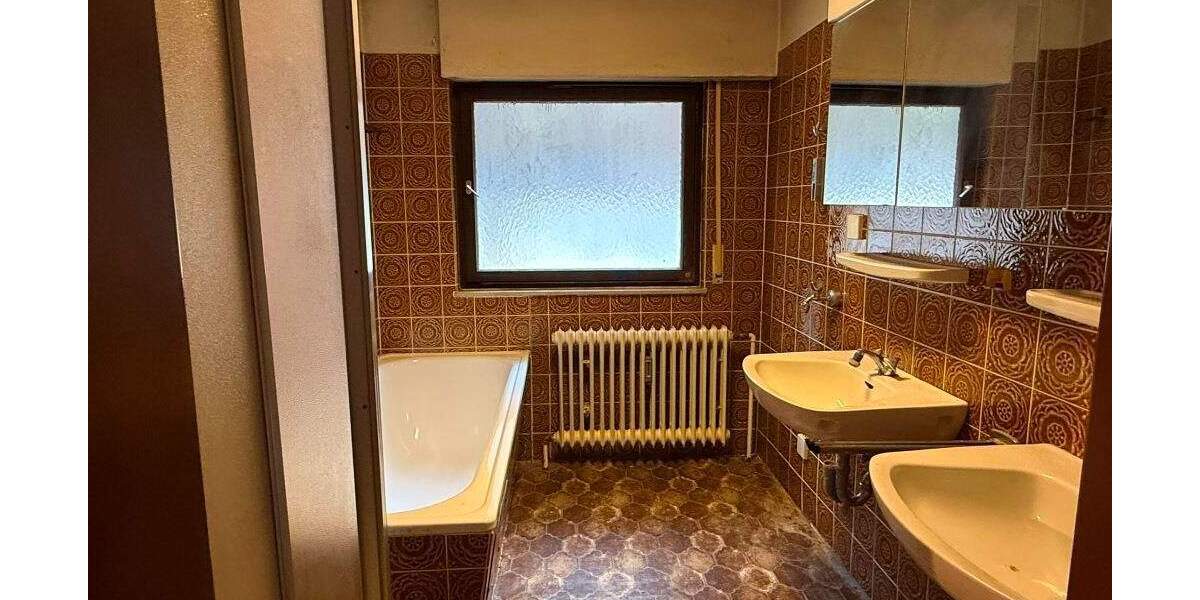 Mehrfamilienhaus, Wohnhaus Pforzheim Eutingen - 5 Zimmer, 177 m&sup2;, 349.000&euro; | Angebot:25340560