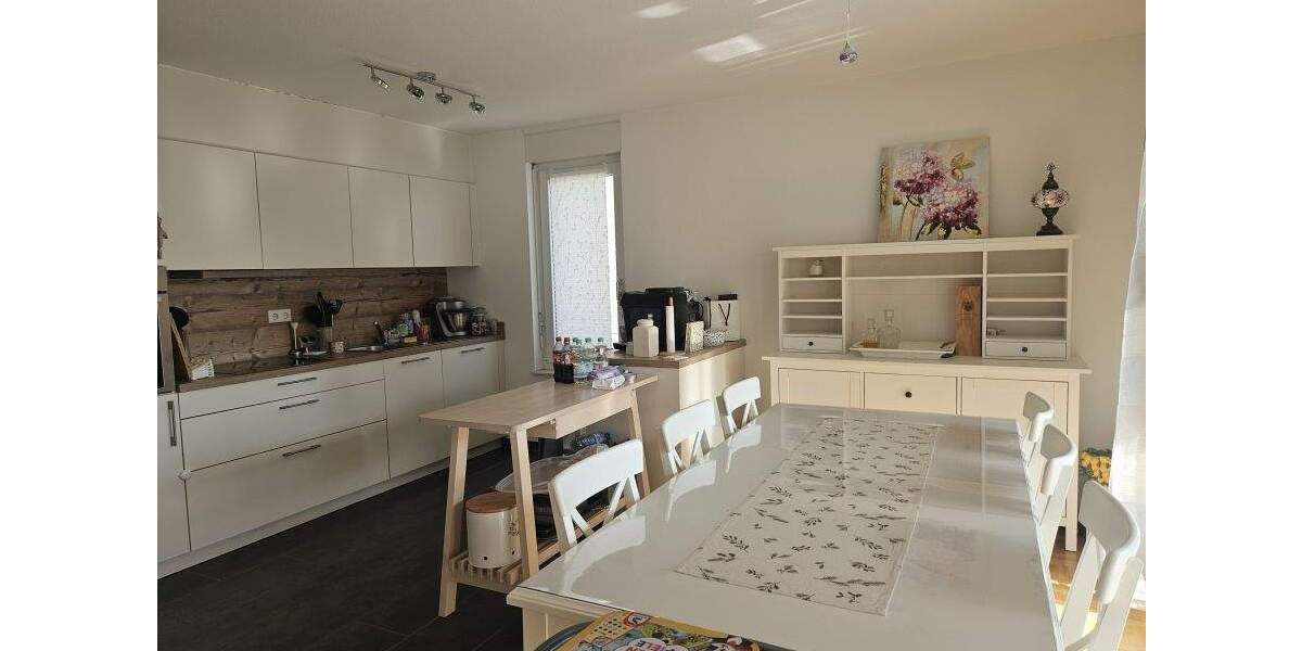 Etagenwohnung Rastatt - 3 Zimmer, 93 m&sup2;, 1.100&euro; | Angebot:25691559