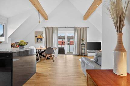 Großzügige Dachgeschosswohnung mit 4,5 Zimmern in zentraler Lage von Ettlingen 4 zimmer