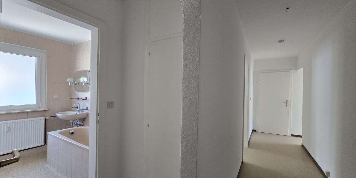 Etagenwohnung Pforzheim Innenstadt - 2 Zimmer, 66 m&sup2;, 662&euro; | Angebot:27446687