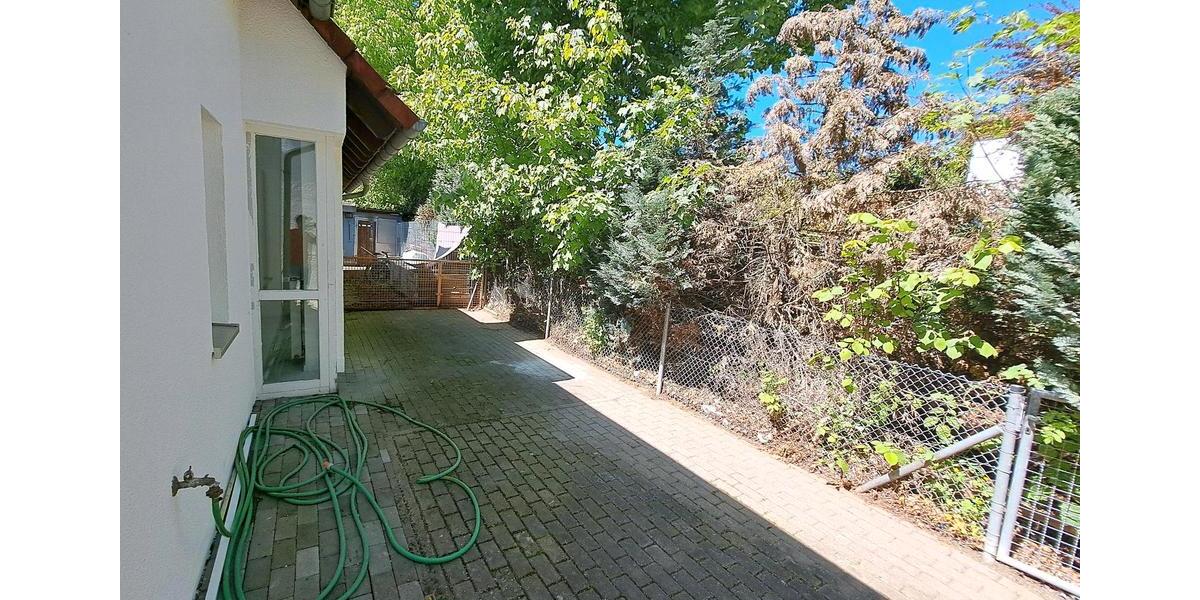 Bungalow Landau in der Pfalz - 8 Zimmer, 219 m&sup2;, 2.490&euro; | Angebot:26445773