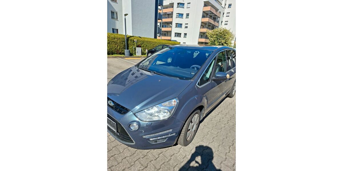 Ford S-Max 158.073 km 8.300 &euro; Rastatt 76437