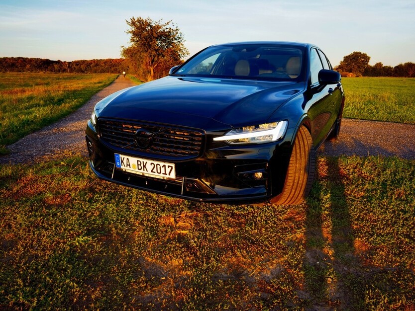 Volvo S60 61.000 km 34.500 € Forst 76694