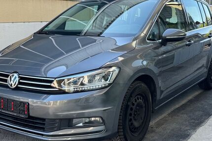 VW Touran 142.357 km 12.980 &euro; Oberderdingen 75038