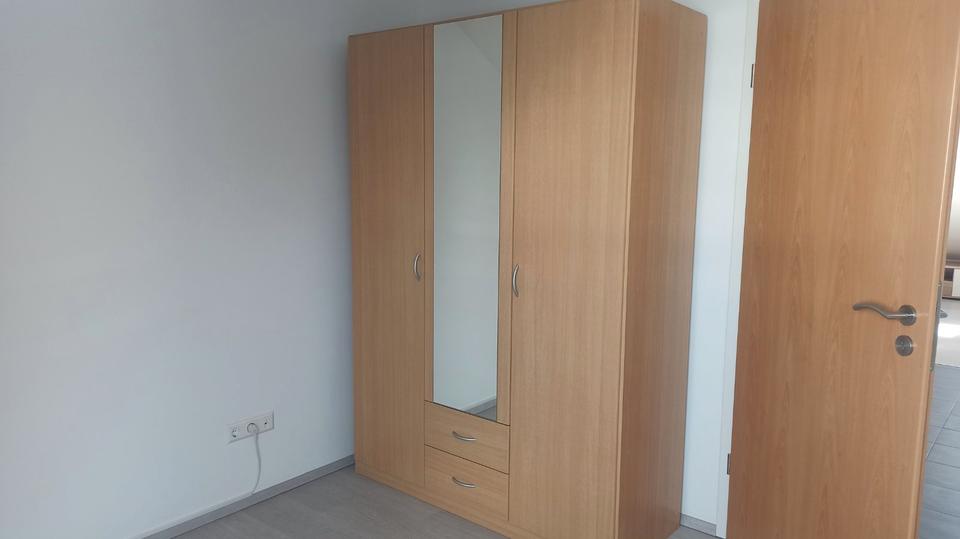 Dachgeschoßwohnung Linkenheim-Hochstetten Hochstetten - 2 Zimmer, 40 m&sup2;, 520&euro; | Angebot:26463416