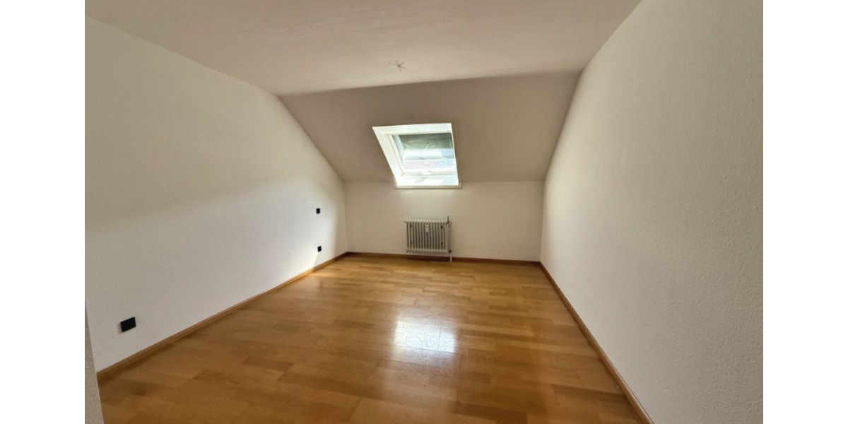 4 Zimmer Wohnung über den Dächern vor Karlsruhe 5 zimmer