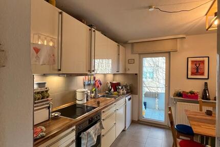 Helle 3,5-Zimmer Wohnung mit 3 Balkonen - zentral gelegen 3 zimmer