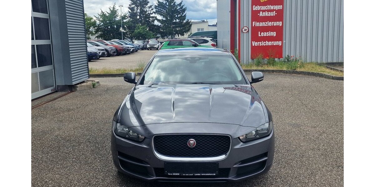 Jaguar XE Pure Klima Navi Kamera 225.000 km 7.998 &euro; Landau 76829