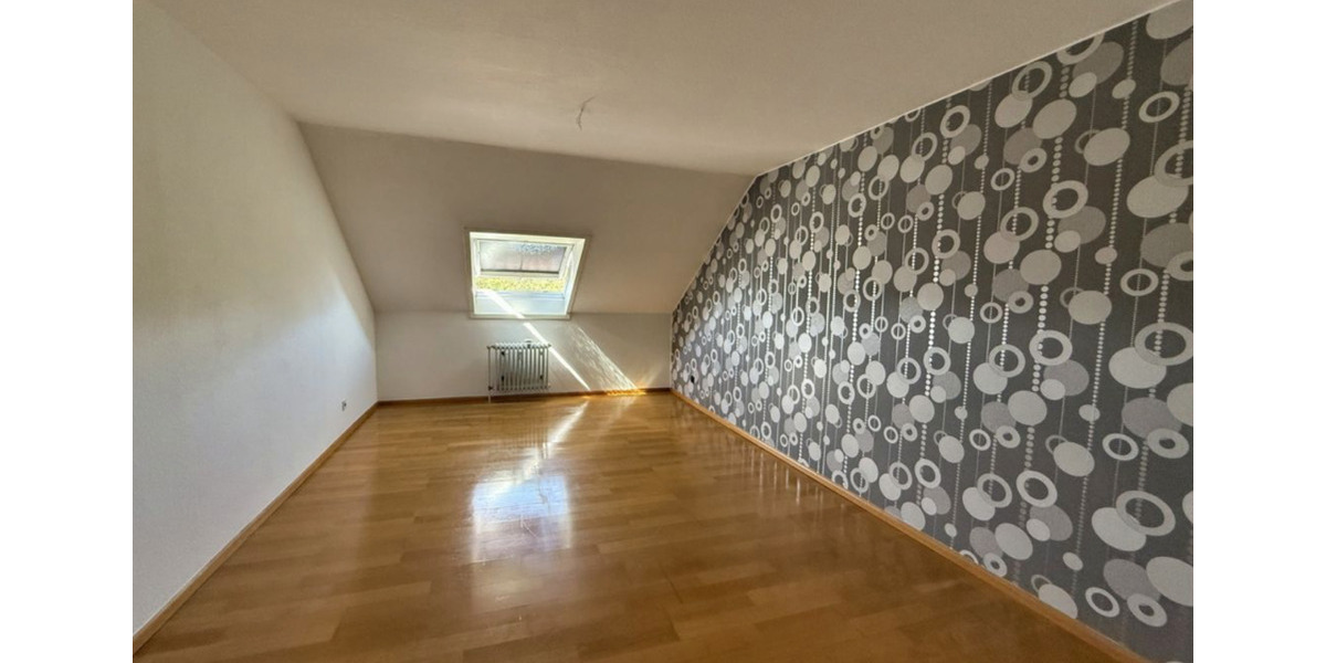 4 Zimmer Wohnung über den Dächern vor Karlsruhe 5 zimmer