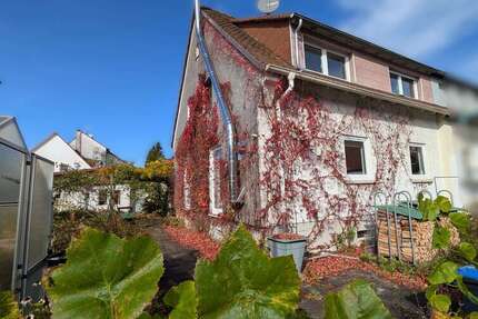 Haus zum Kaufen in Karlsruhe 698.000 € 130 m² 4 zimmer