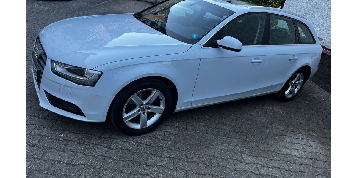 Audi A4 278.500 km 9.150 &euro; Karlsruhe 76131