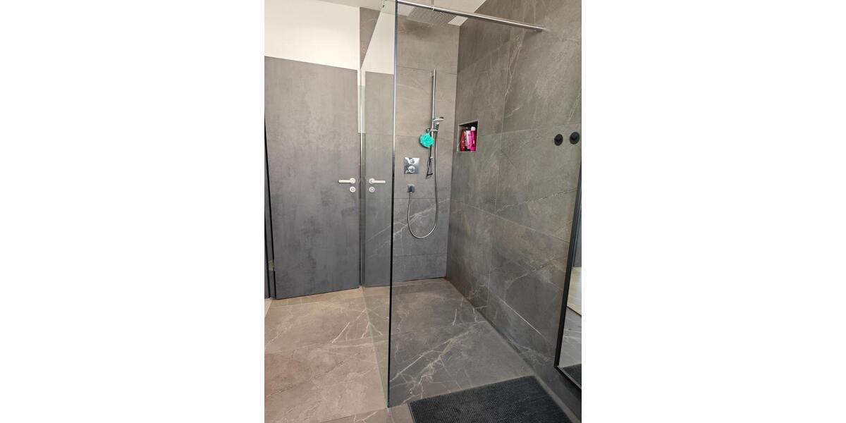 Exklusive 5,5-Zimmer-Maisonette-Dachgeschosswohnung mit Aufzug 5.5 zimmer