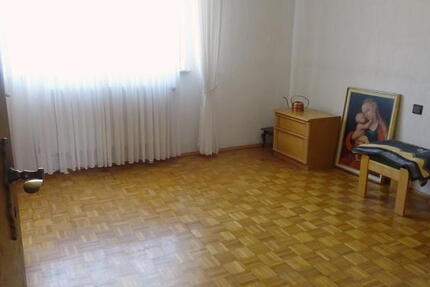 ObjNr:18697 - Gepflegtes, großes 2 Familienhaus in Rülzheim 7 zimmer