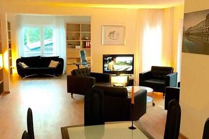 Moderne Eigentumswohnung in traumhaft schöner Allee-Lage mit toller Aussicht 3 zimmer