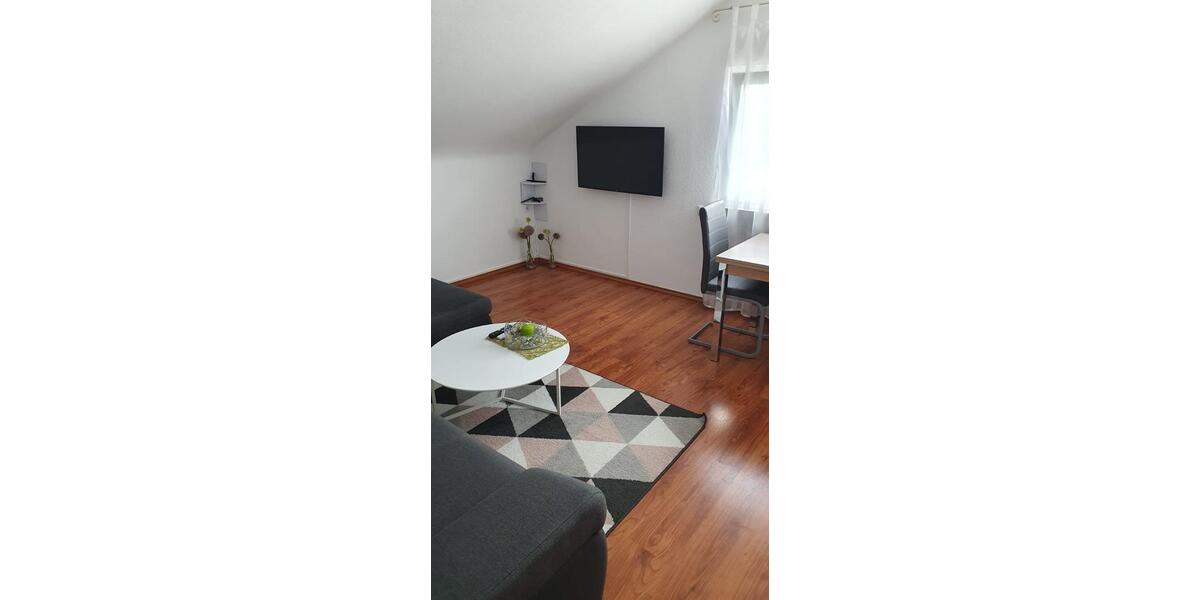 Dachgeschoßwohnung Oberderdingen - 2.5 Zimmer, 62 m&sup2;, 163.000&euro; | Angebot:26972592