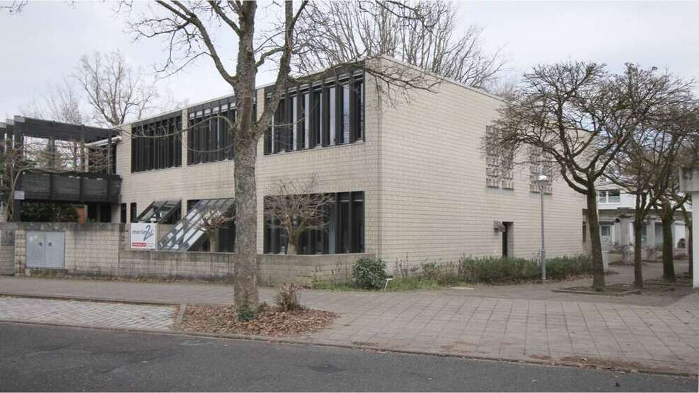 Büro in Karlsruhe-Bergwald 650.000 € 328 m²