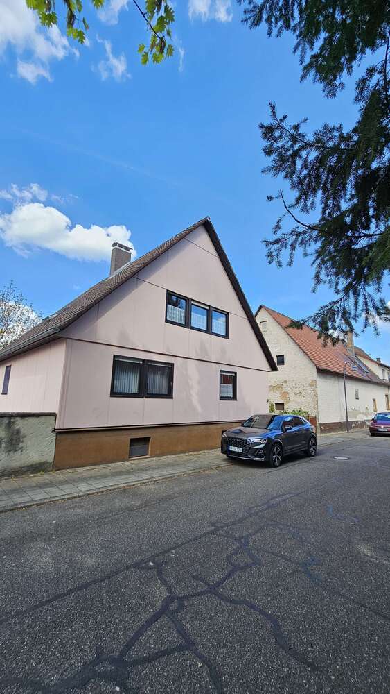 Haus zum Kaufen in Stutensee-Friedrichstal 449.000 € 171 m²