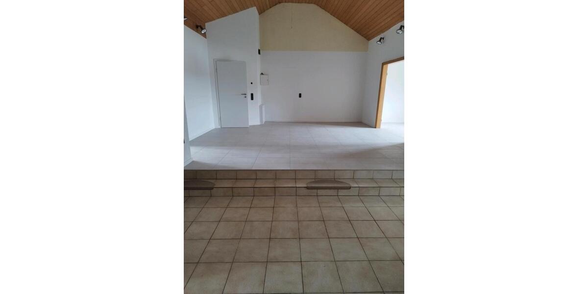 Etagenwohnung Linkenheim-Hochstetten Hochstetten - 4.5 Zimmer, 105 m&sup2;, 1.490&euro; | Angebot:25669102