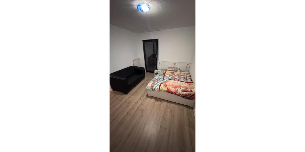 Möbliertes ,Helles Zimmer in der Innenstadt-West 1 zimmer