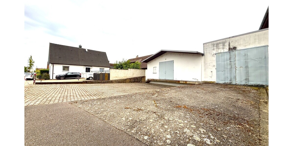 Platz ohne Ende: Trockenhalle mit Außenfläche, Stellplätzen und Laderampe - Gewerbeobjekt Steinmauern | Angebot:27357873