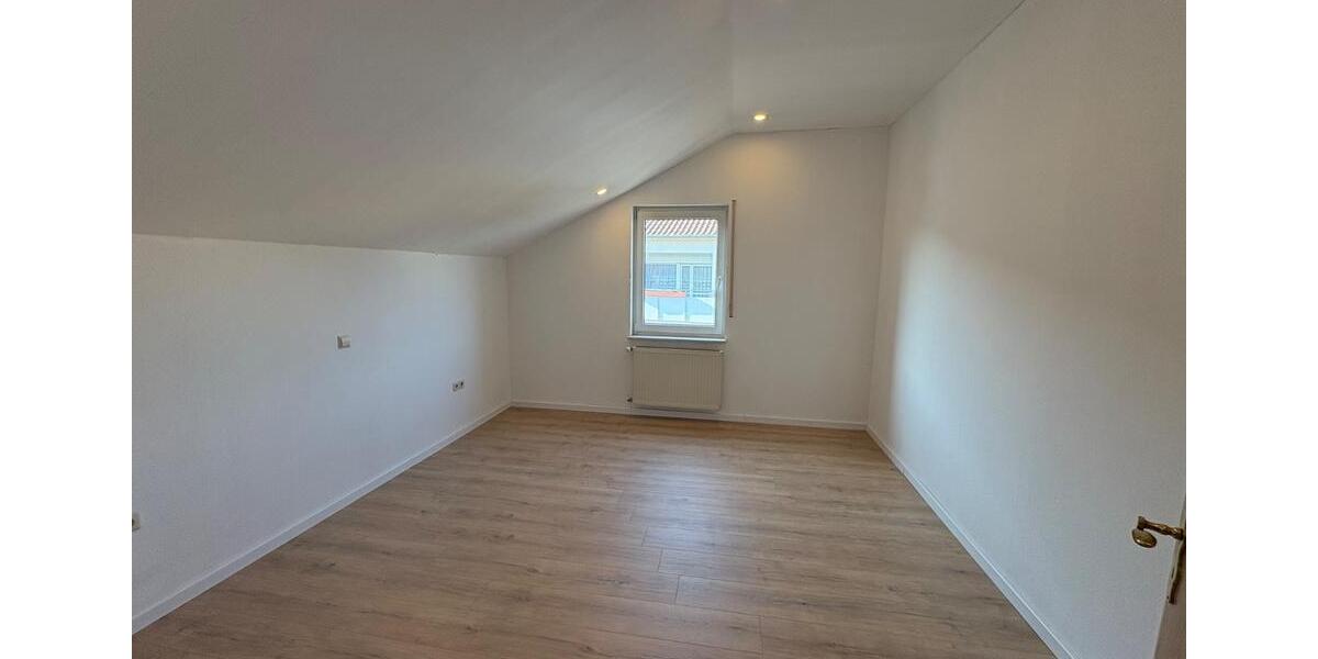 Maisonettenwohnung Karlsbad - 4 Zimmer, 110 m&sup2;, 1.200&euro; | Angebot:26426642