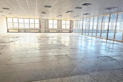 Vielseitige Lagerfläche – Ab sofort für Lager & Logistik nutzbar! zimmer