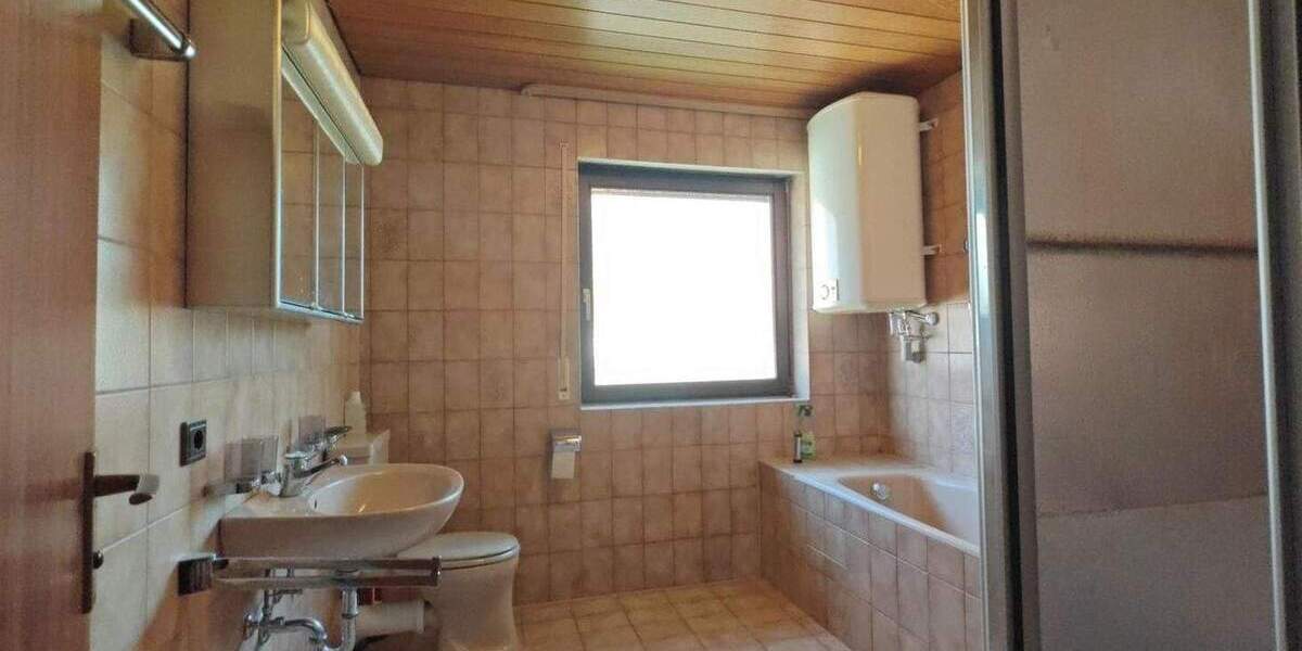 Reihenmittelhaus Pforzheim Büchenbronn - 5 Zimmer, 102 m&sup2;, 320.000&euro; | Angebot:25707655