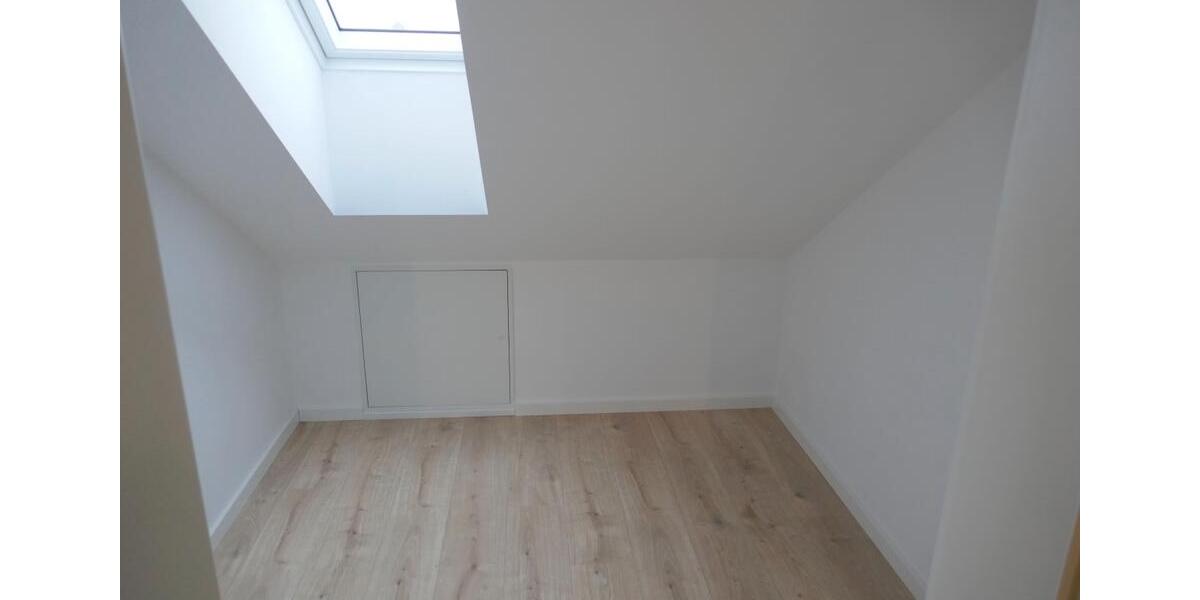 Dachgeschoßwohnung Bellheim - 2.5 Zimmer, 61 m&sup2;, 700&euro; | Angebot:26403577