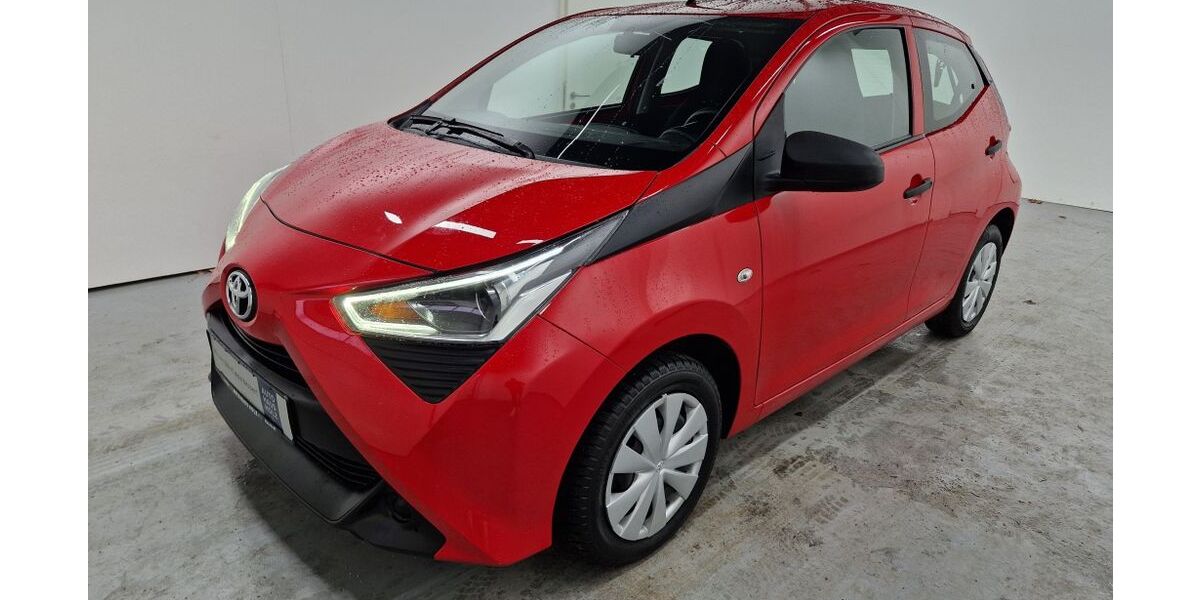Toyota Aygo (X) 40.700 km 10.450 &euro; Landau 76829