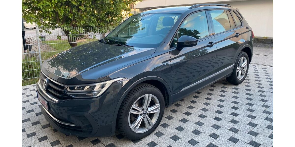 VW Tiguan 181.500 km 18.950 &euro; Bruchsal 76646