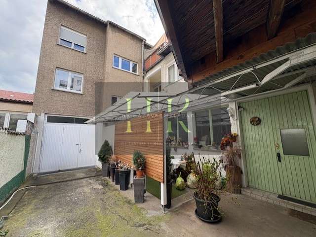 Haus zum Kaufen in Pforzheim 1.190.000 € 507 m²