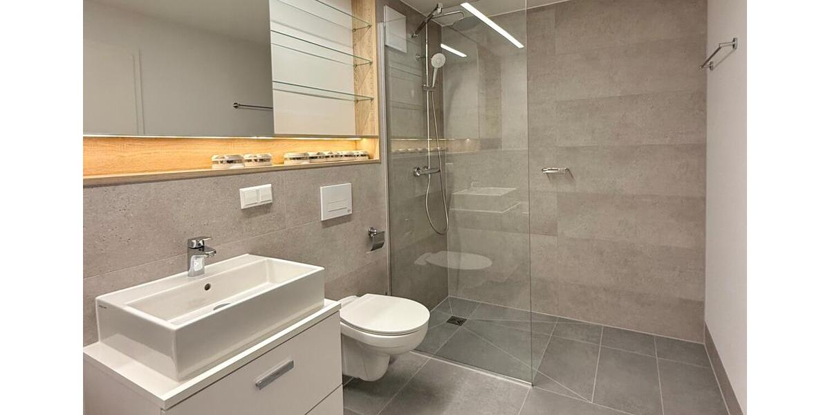 Neuwertiges Reihenhaus mit 5-Zimmern! 5 zimmer