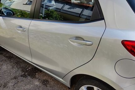 Mazda 2 203.350 km 2.400 &euro; Pforzheim 75177