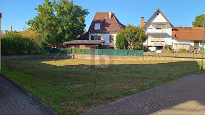 EIN WUNDERSCHÖNER PLATZ F. IHR NEUES EIGENHEIM